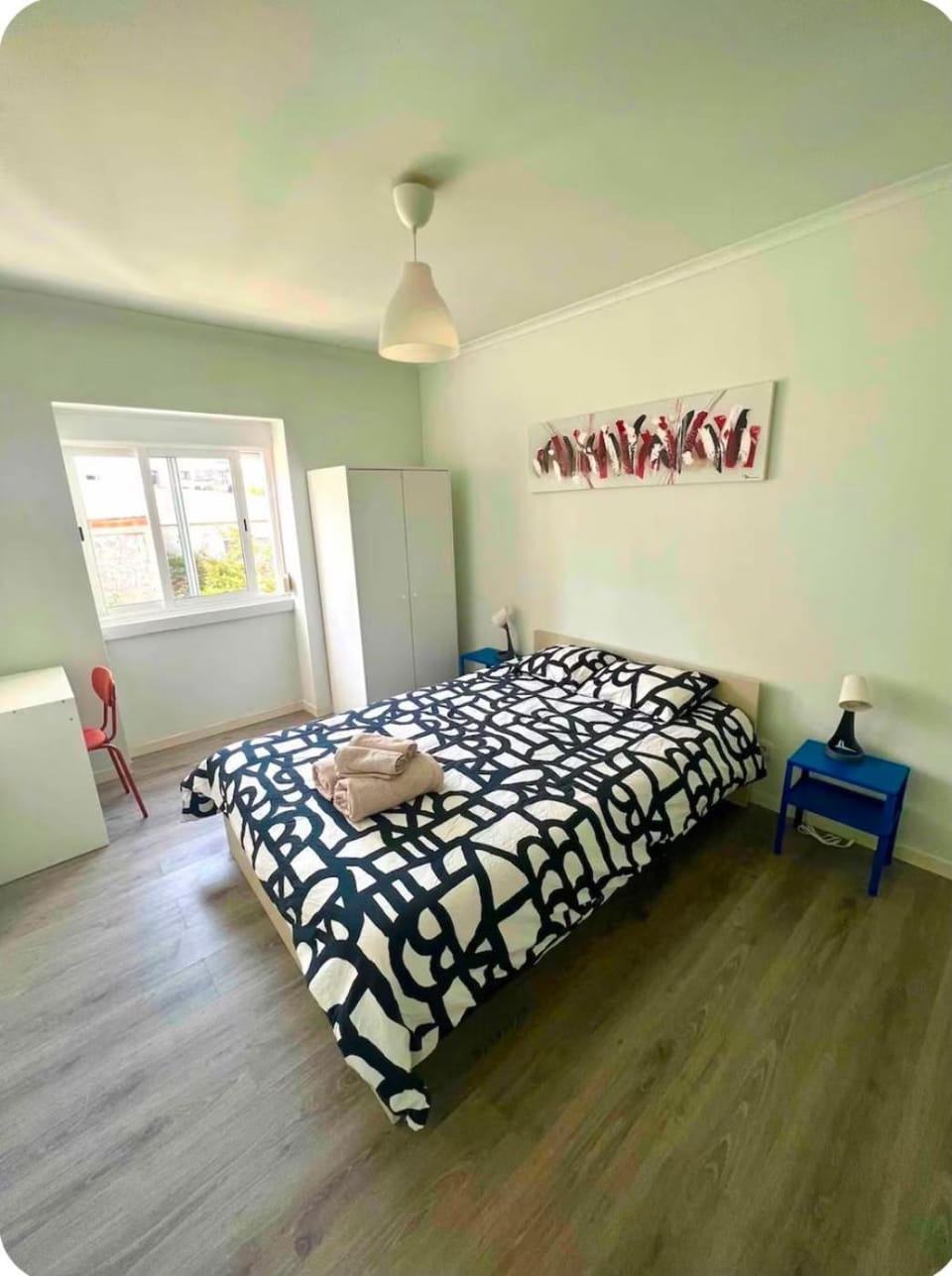 Photo of the whole room
