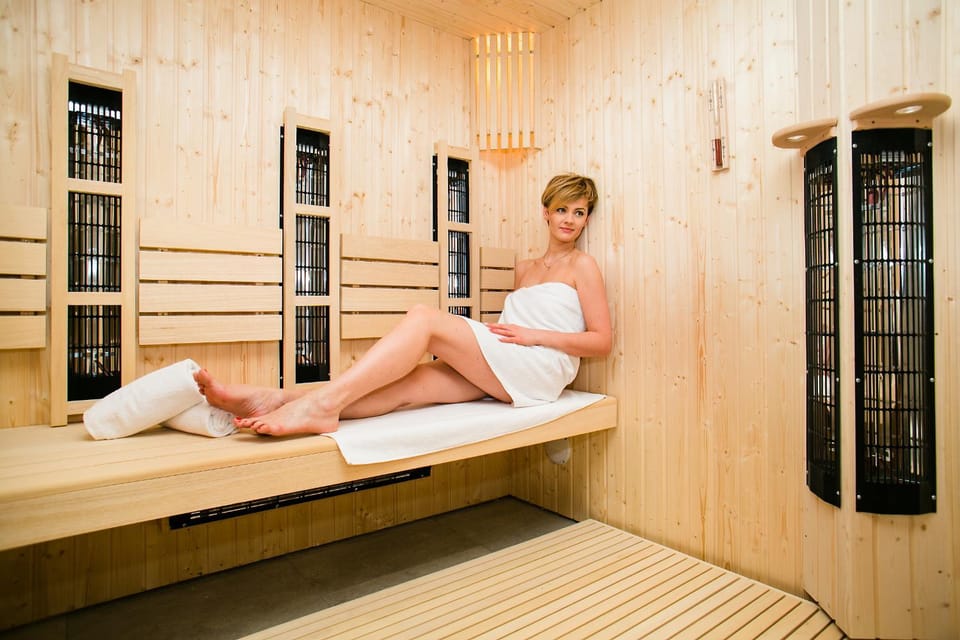 Communal lounge/ TV room, Hot Tub, Library, Massage, Sauna, Balcony/Terrace, Lobby or reception, Lounge or bar, Spa and wellness centre/facilities, Fitness centre/facilities, Banquet/Function facilities, Public Bath