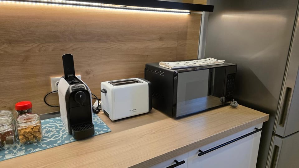 Coffee/tea facilities, microwave, toaster