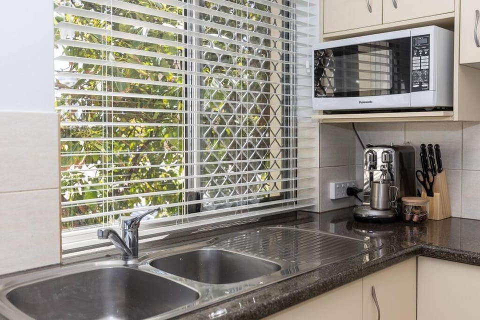 Totally Beachin' Two bed, prime holiday location walk to everything! Apartment in Yamba