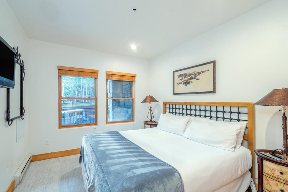 Bear Creek Lodge 211 by Alpine Lodging Telluride Apartment in Mountain Village