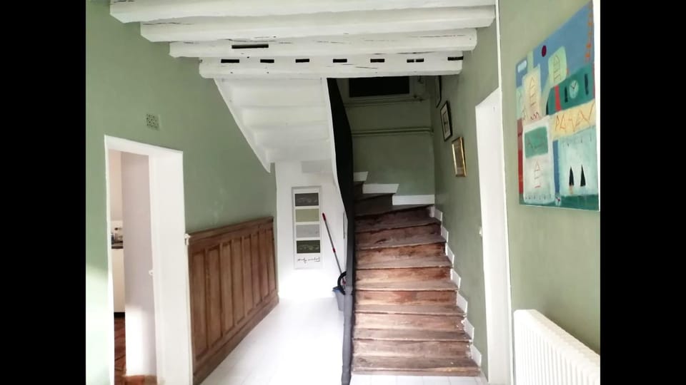Maison lAmrique welcome you to one of their rooms, Dogs are also welcomed Bed and Breakfast in Orléans