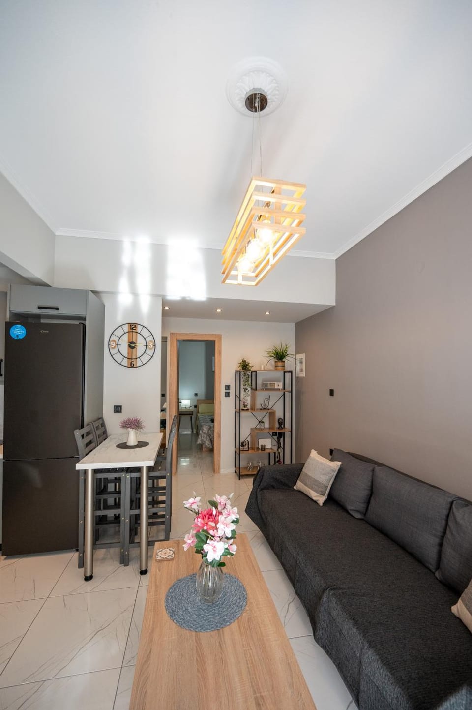 TV and multimedia, Kitchen or kitchenette, Living room, Seating area, Dining area