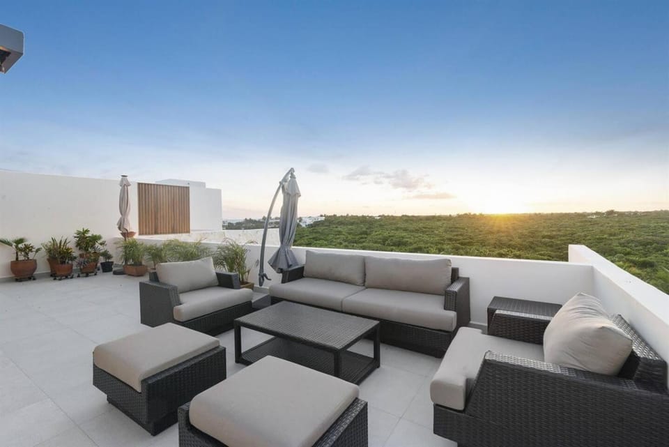 Patio, Natural landscape, View (from property/room), Balcony/Terrace
