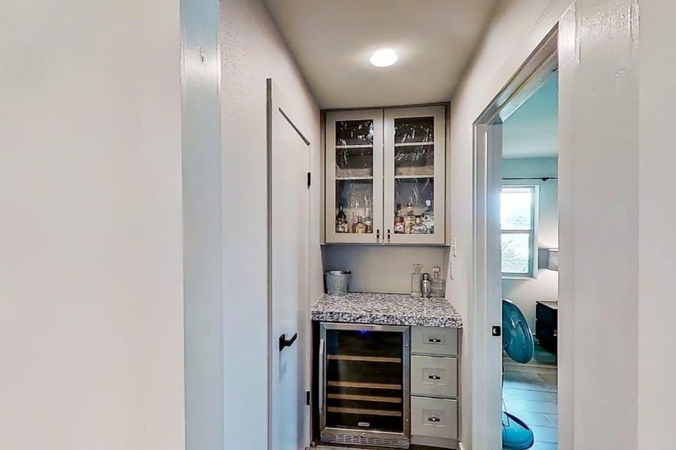 Kitchen or kitchenette, kitchen