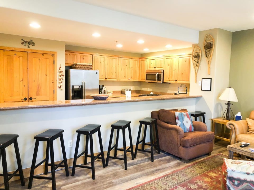 Bear Creek Lodge 301 by Alpine Lodging Telluride Apartment in Mountain Village