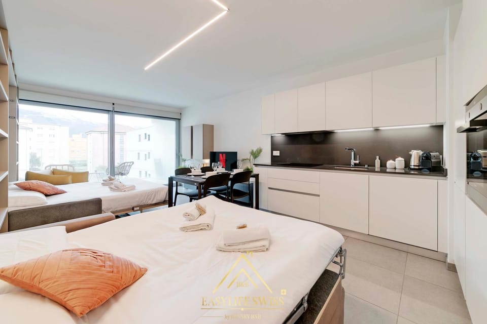 Photo of the whole room, Seating area