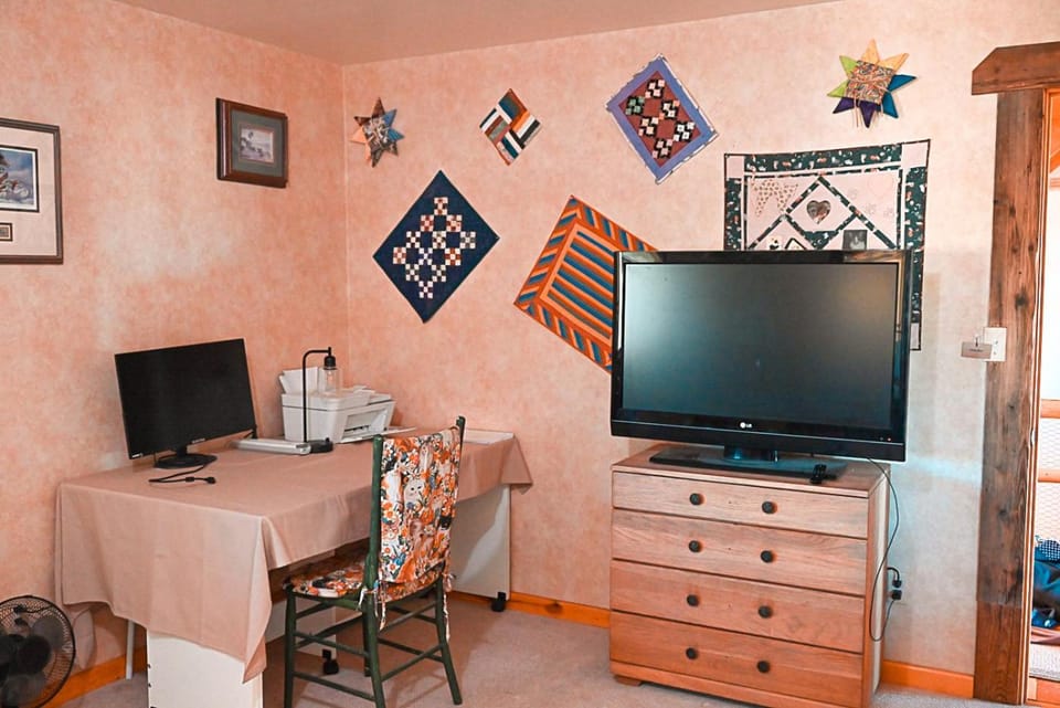 TV and multimedia, Business facilities