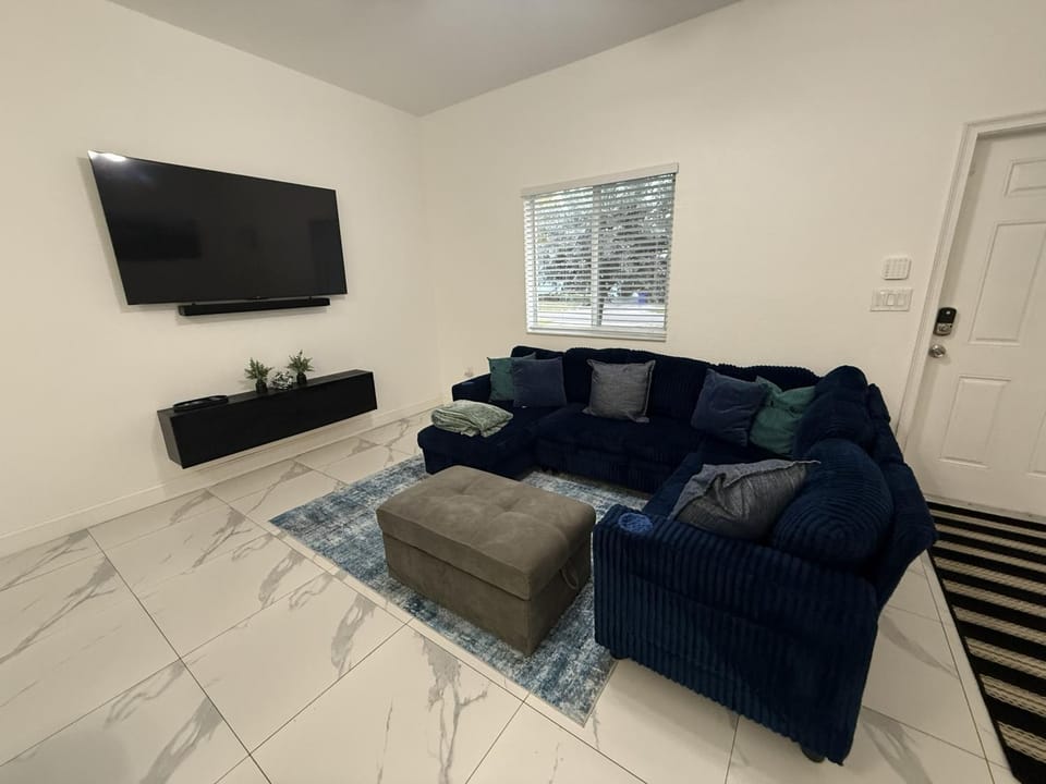Mango Haus Near Beach, Cruise Port & Stadium Vacation rental in Fort Lauderdale