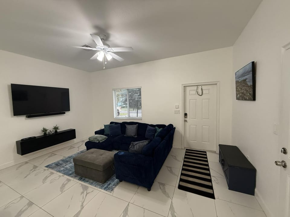 Mango Haus Near Beach, Cruise Port & Stadium Vacation rental in Fort Lauderdale