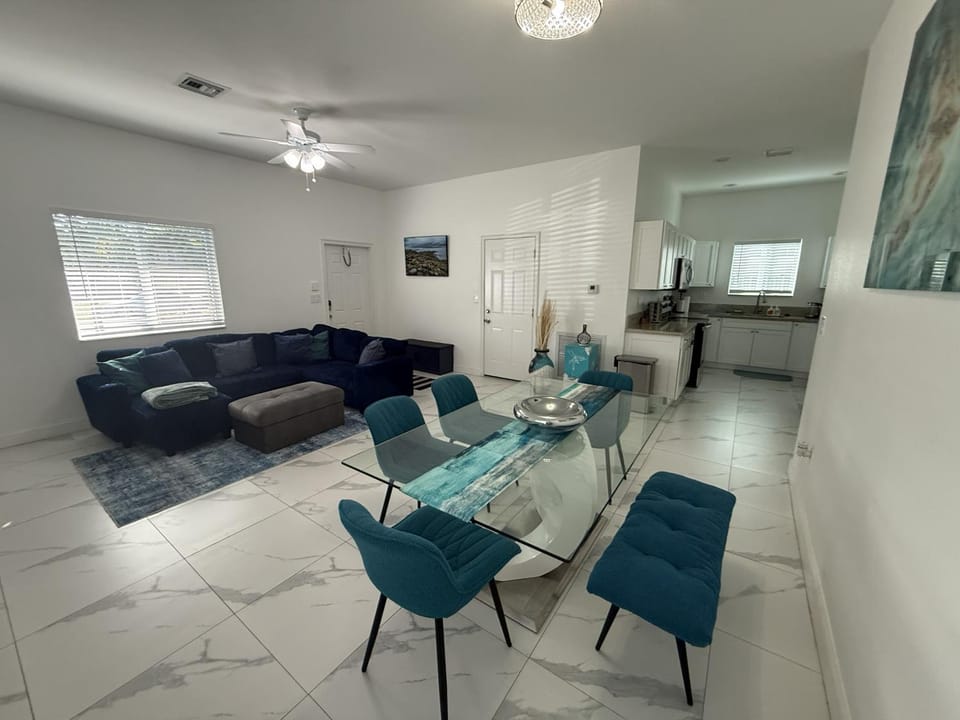 Mango Haus Near Beach, Cruise Port & Stadium Vacation rental in Fort Lauderdale