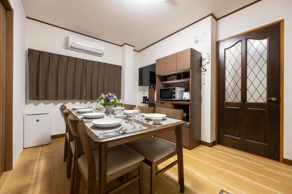 Seating area, Dining area