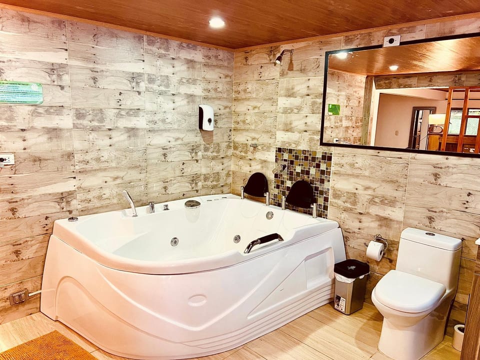 Hot Tub, Bath