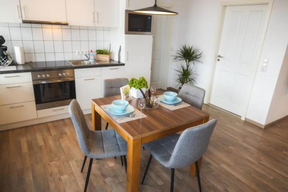 Ferienwohnung Sonne im gemütlichen Gästehaus Benedikt Apartment in Friedrichshafen