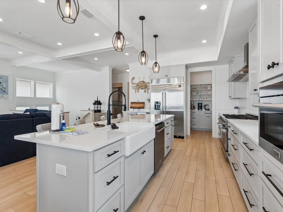 Kitchen or kitchenette, Living room, Seating area, dishwasher, furniture, microwave, oven, stove, kitchen