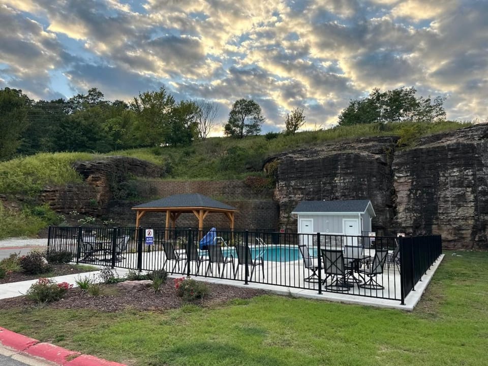 Pool view, Swimming pool