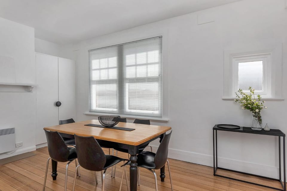 Best on Letitia Central spacious stylish sleeps 6 House in Tasmania