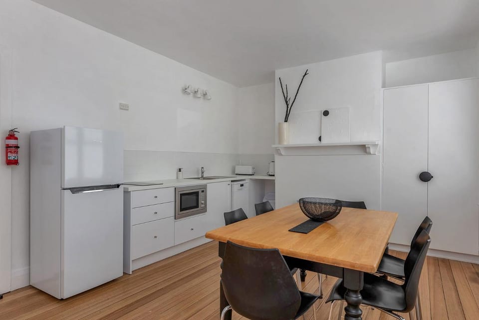 Best on Letitia Central spacious stylish sleeps 6 House in Tasmania