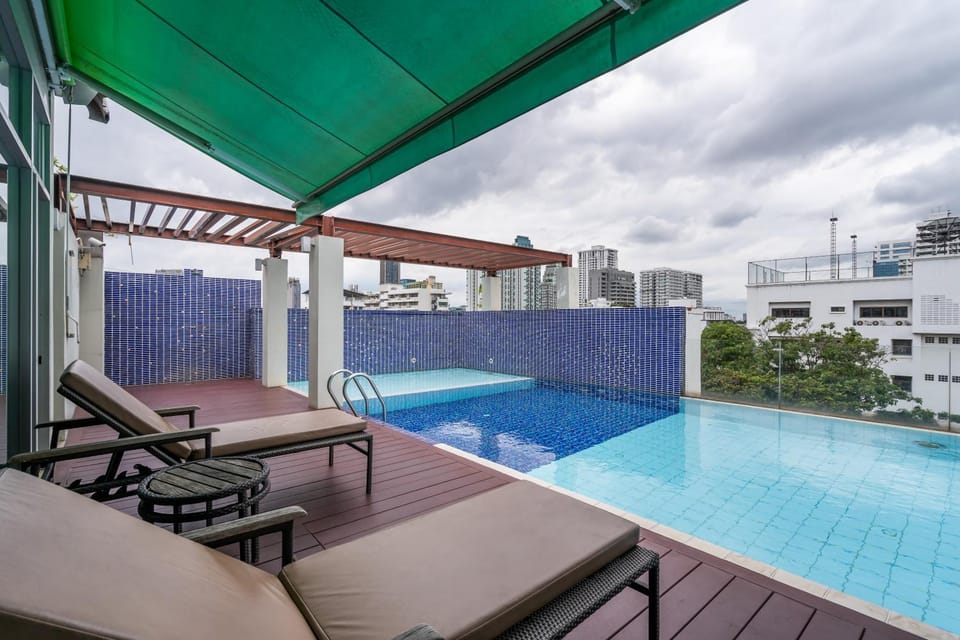 Patio, Pool view, Swimming pool, sunbed