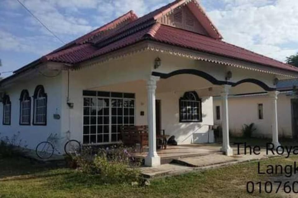 The Royal Rose -4 room House in Kedah