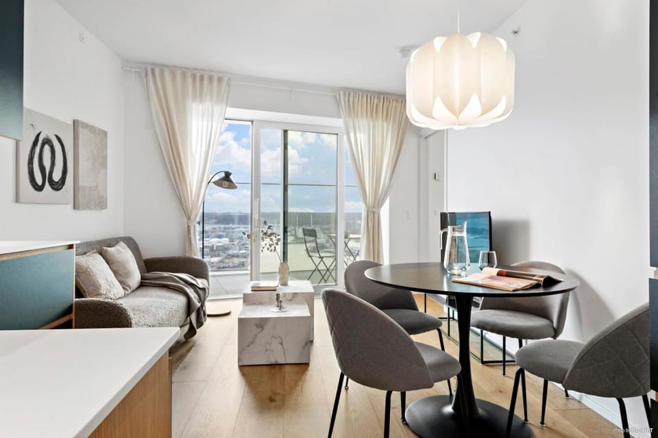 TV and multimedia, Living room, Seating area, Dining area, hair dresser