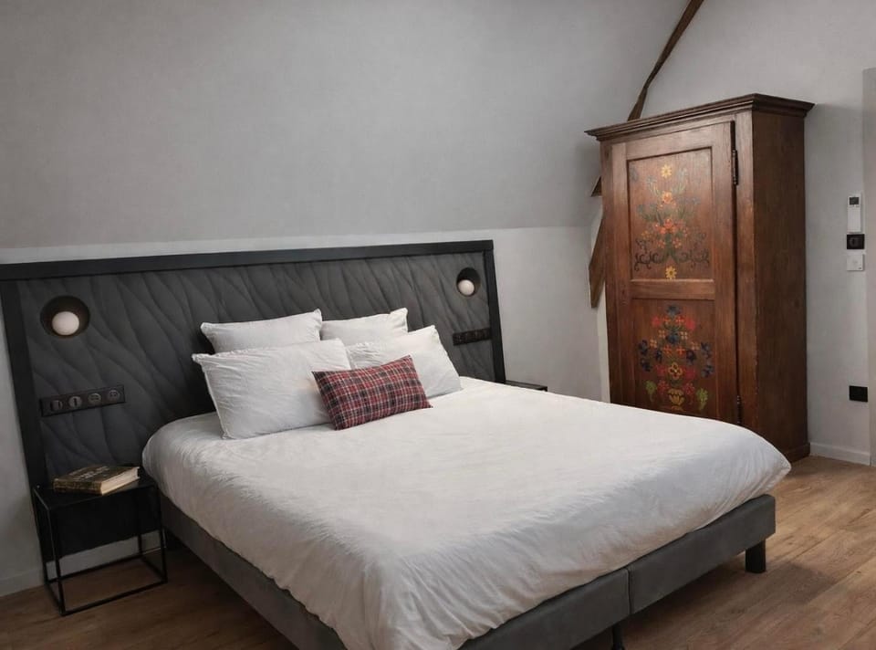 Bed, Photo of the whole room, Bedroom, wardrobe