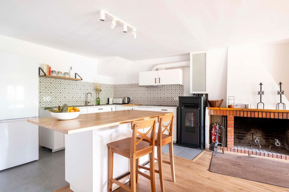 fireplace, kitchen