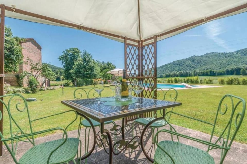 Patio, Day, Garden, Dining area, Garden view, Pool view, Swimming pool, sunbed
