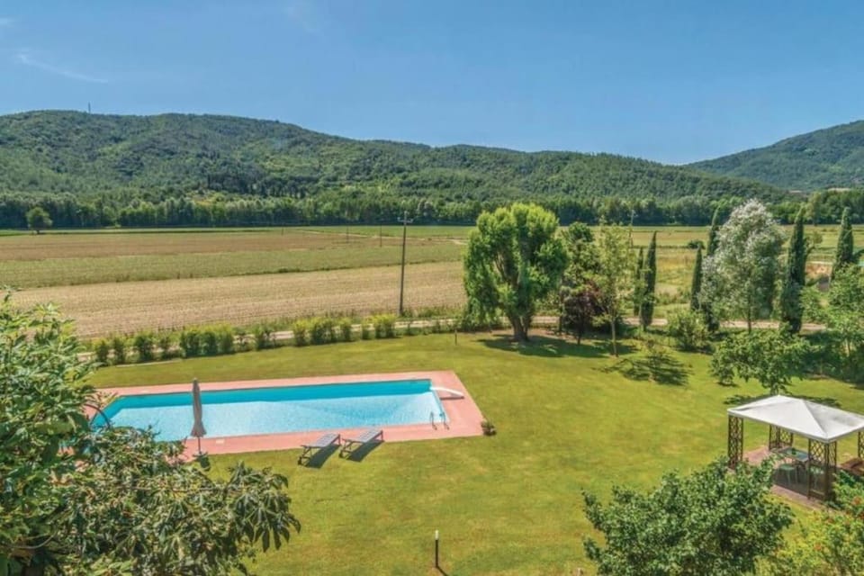 Day, Natural landscape, Garden, Garden view, Mountain view, Pool view, Swimming pool, sunbed