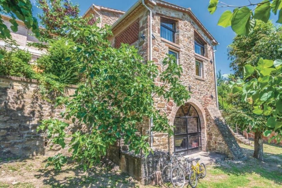 Property building, Day, Garden, Garden view