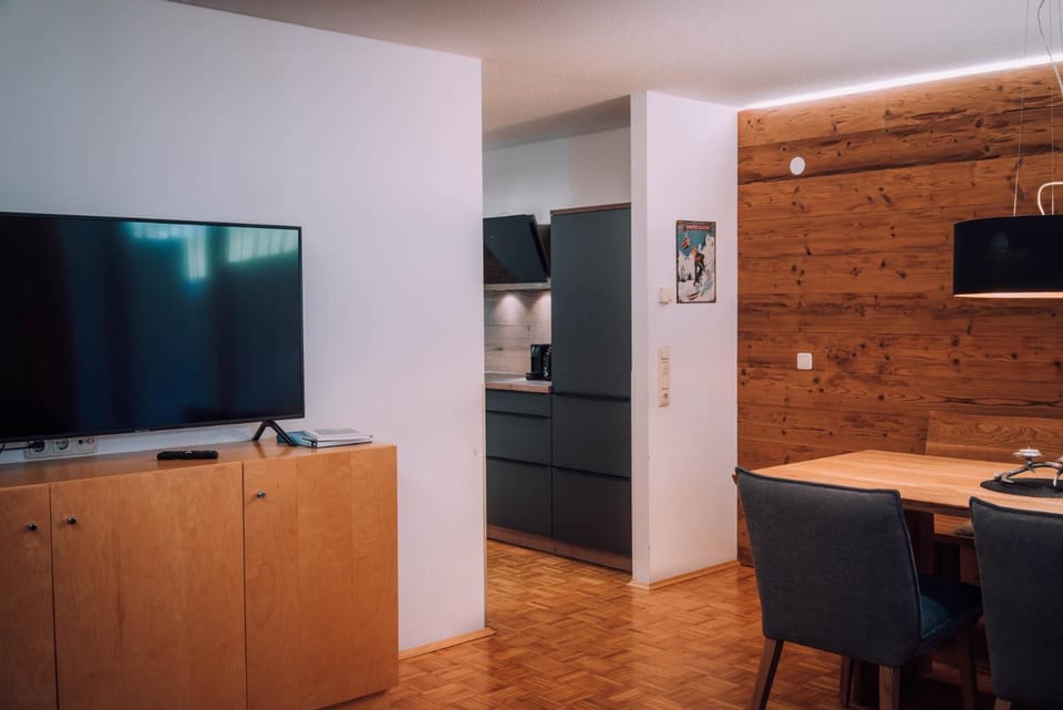 TV and multimedia, Dining area