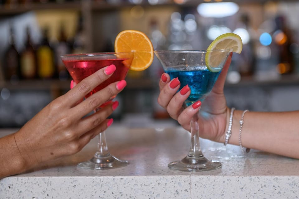 Lounge or bar, Alcoholic drinks