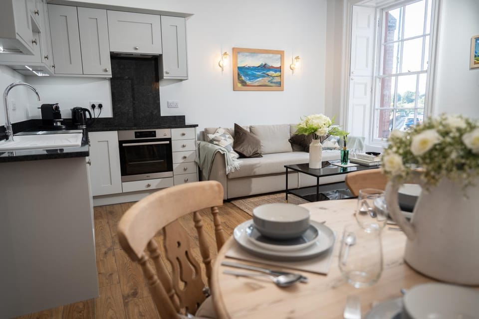 Kitchen or kitchenette, Living room, Dining area