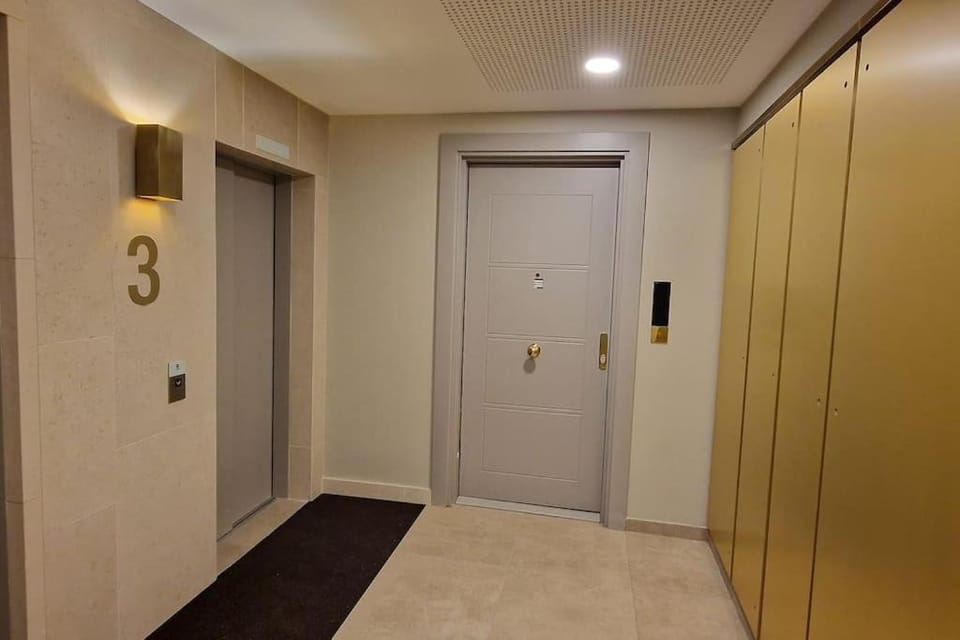 Spacieux, lumineux, chic ,60m2 au coeur du Lyon 6ème -Quartier Foch- avec grand balcon Apartment in Lyon