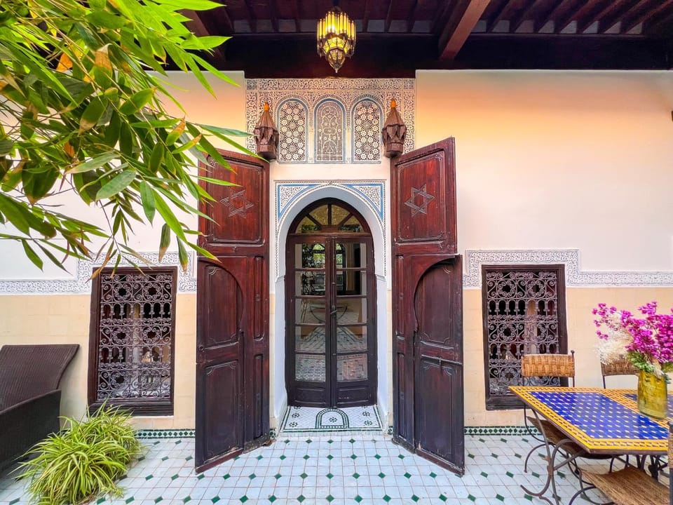 Seating area, Bedroom, Inner courtyard view