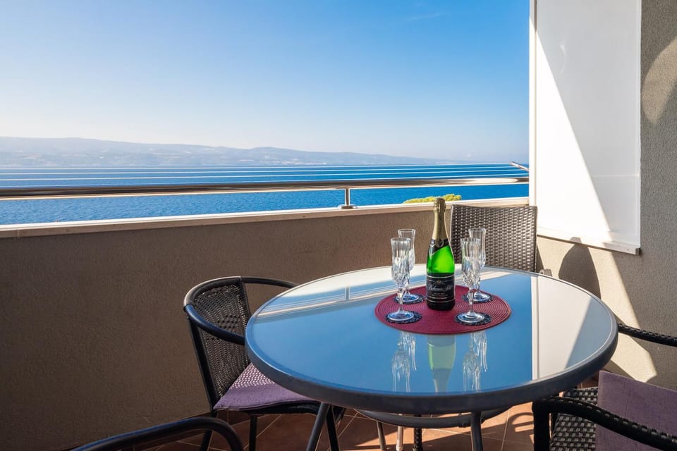 View (from property/room), Balcony/Terrace, Sea view