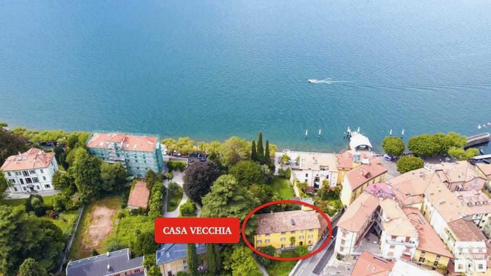 Property building, Bird's eye view, Lake view