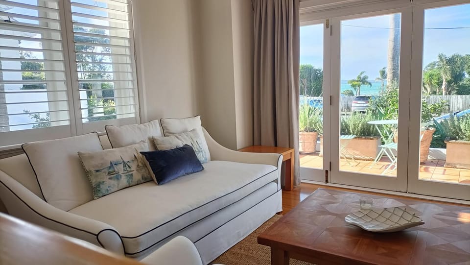 Emerald Inn on Takapuna Beach Motel in Auckland