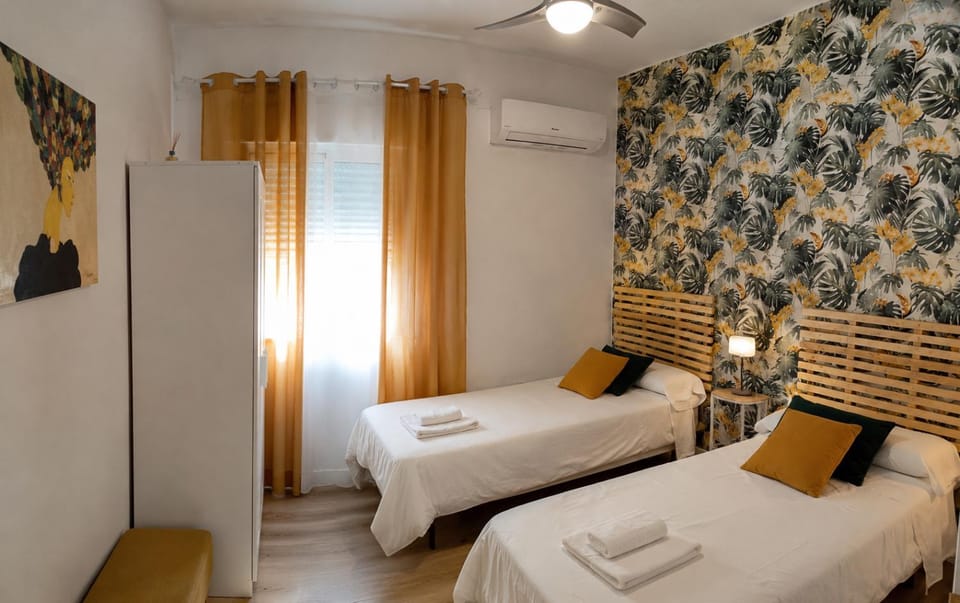 Bed, Photo of the whole room, Bedroom, wardrobe, air conditioner