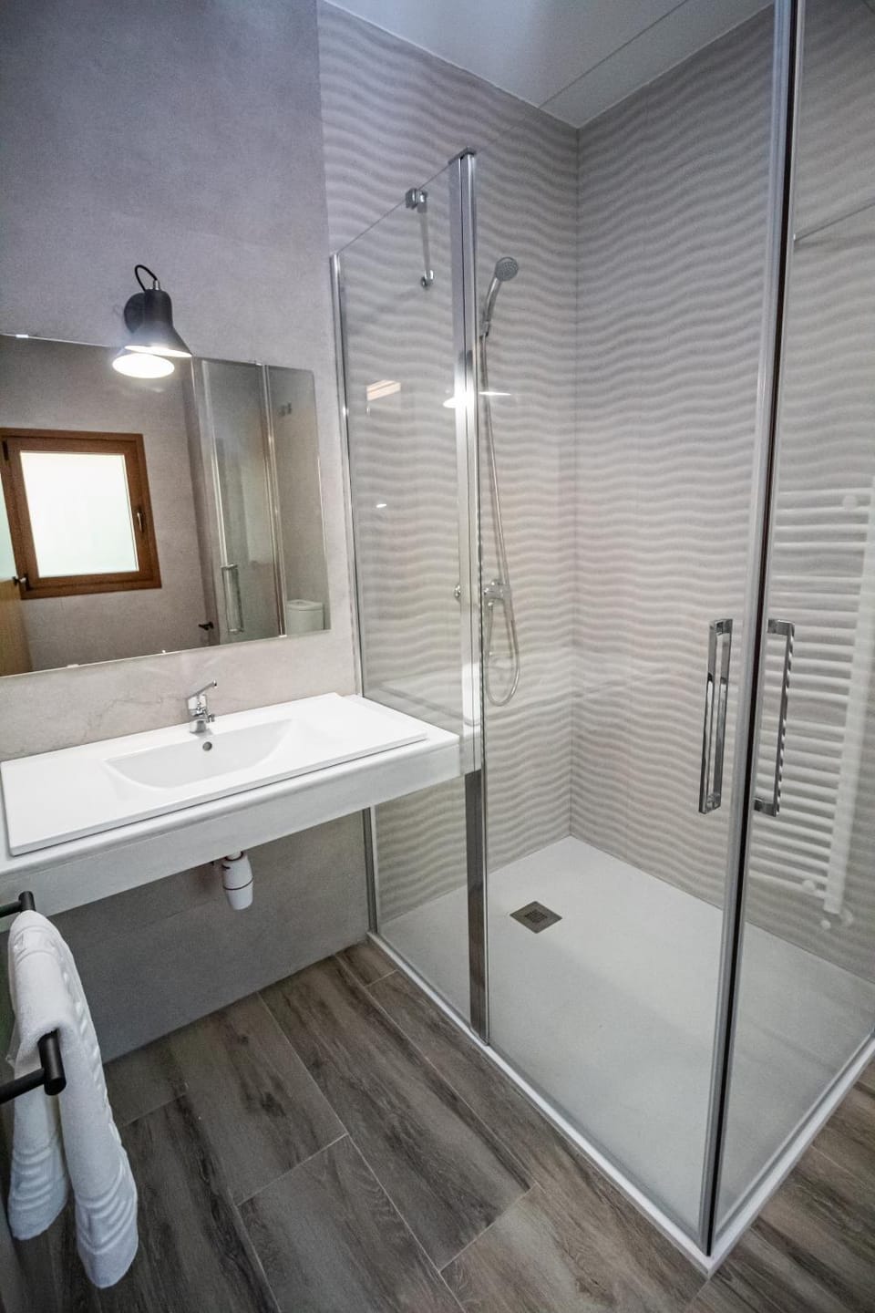 Shower, Bathroom, towels