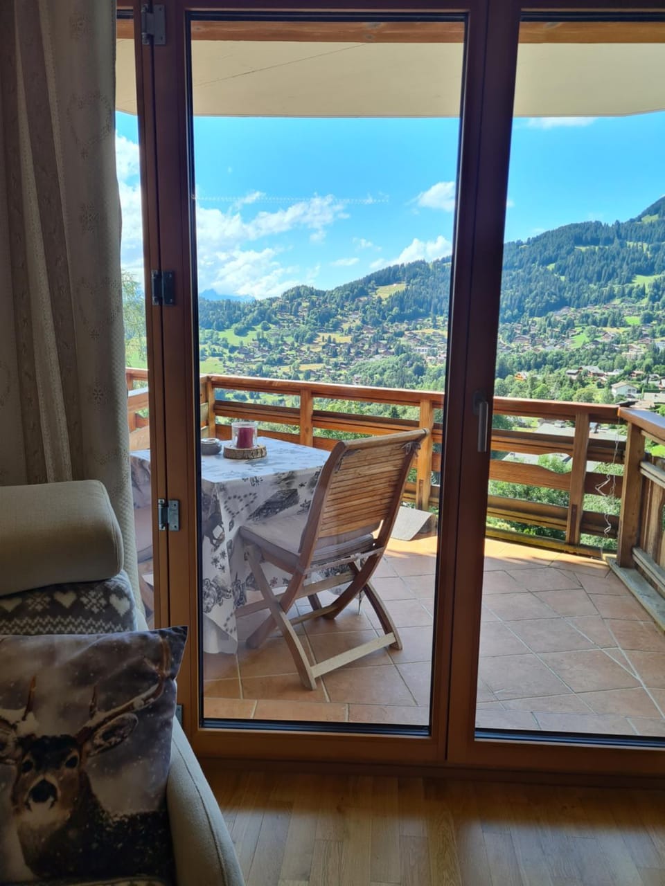 Patio, Day, Natural landscape, View (from property/room), Balcony/Terrace, Living room, Seating area, Dining area, Mountain view
