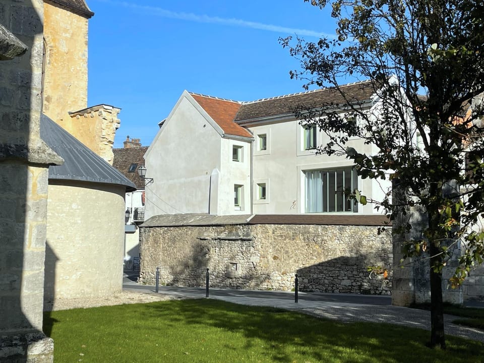 Property building, Day, City view, Garden view, Garden view, Landmark view, Landmark view, Parking