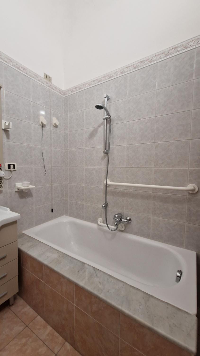 Bathroom, Bath