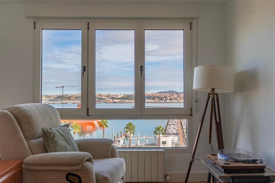 Living room, River view, Sea view