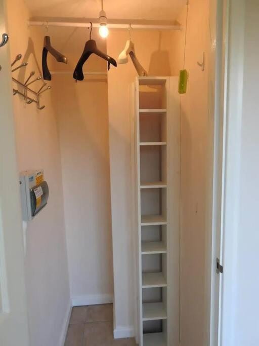 Self Contained - Own Entrance Apartment in High Wycombe