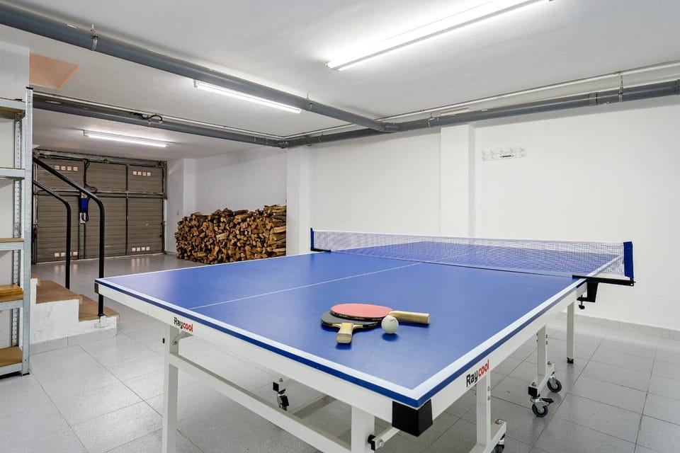 Table tennis