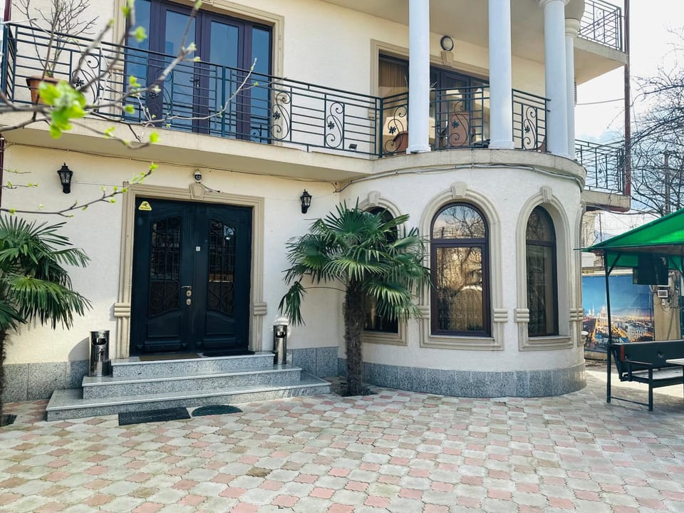 Property building, View (from property/room), Balcony/Terrace