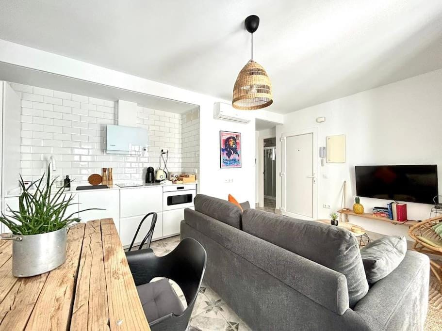 TV and multimedia, Kitchen or kitchenette, Living room, Dining area