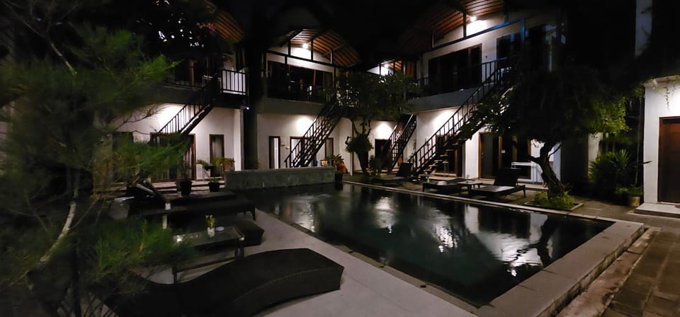 Night, Swimming pool, sunbed