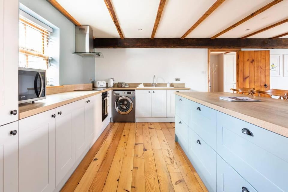 Large converted barn in peaceful, rural location House in Wyre District